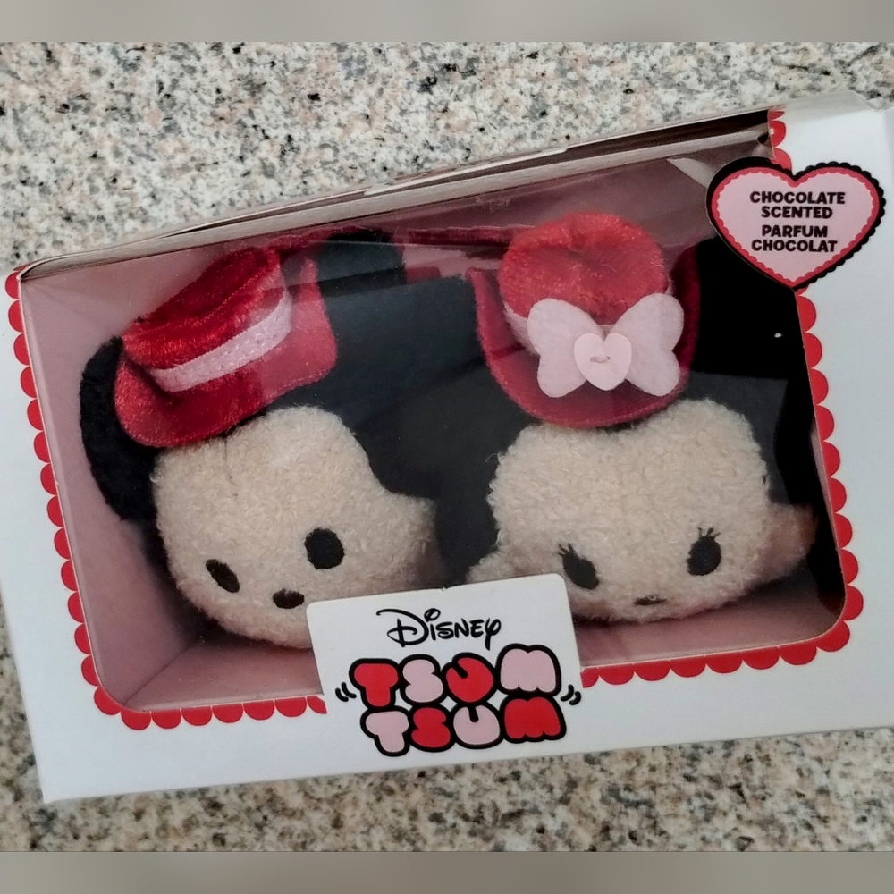 Disney Mickey & Minnie Mouse Tsum Tsum Exclusive Boxed 2017 Chocolate Scent Set